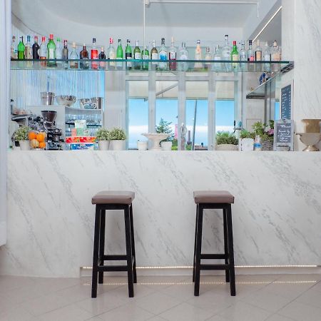 Hotel Lungomare Cattolica Ngoại thất bức ảnh