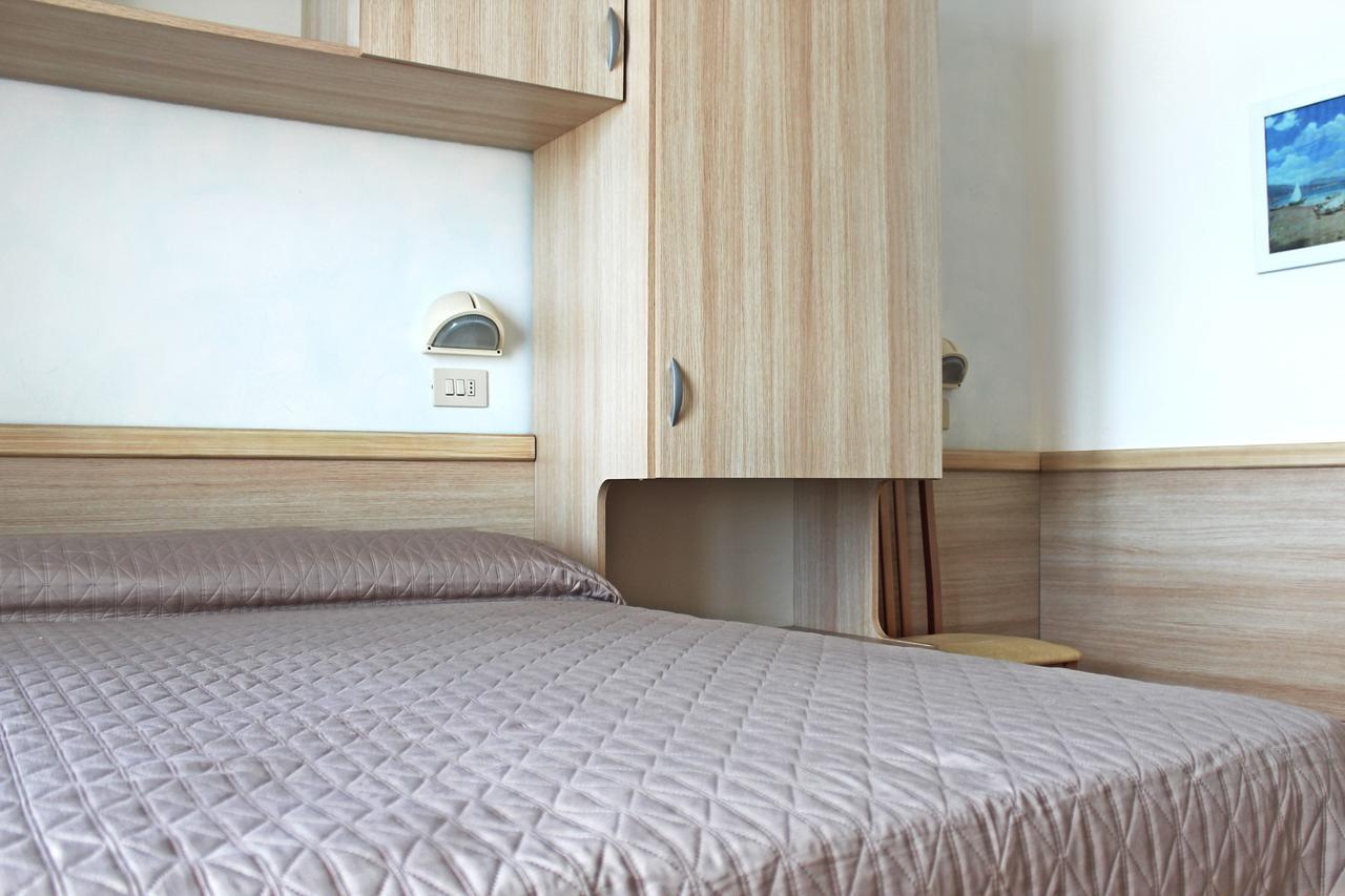 Hotel Lungomare Cattolica Ngoại thất bức ảnh